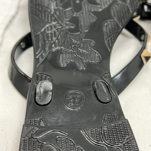 Black Rubber Sz 8.5 Rose Gold Studs Flip Flop Thongs Sandals - Picture 6 of 6